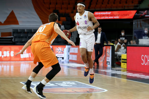 球门左下角 球门左下角