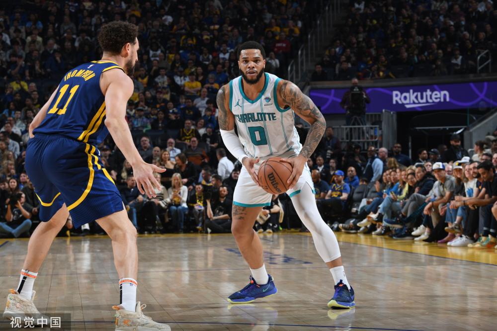 也让两位巨 也让两位巨